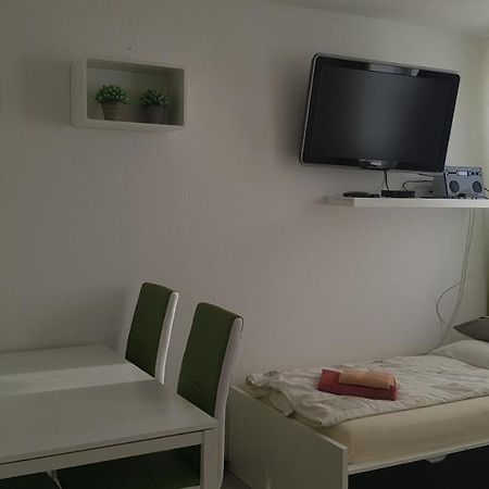 Sonniges Modernes Appartement Hoehenberg Köln Eksteriør billede