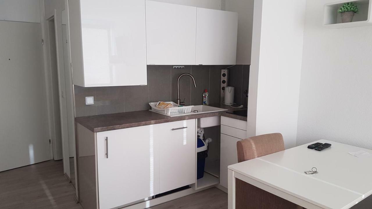 Sonniges Modernes Appartement Hoehenberg Köln Eksteriør billede