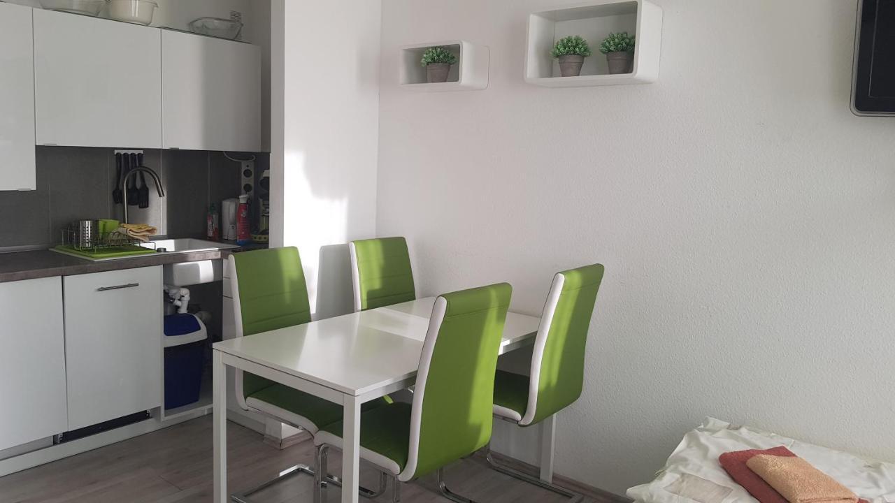 Sonniges Modernes Appartement Hoehenberg Köln Eksteriør billede